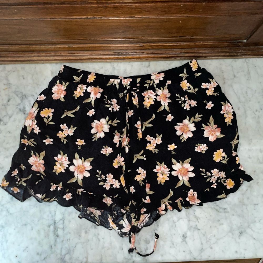 american eagle flowy shorts